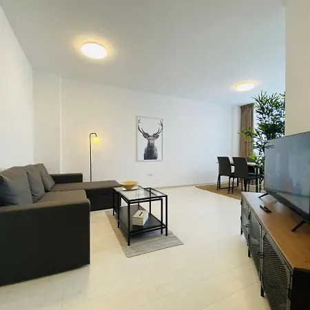 Апартаменти Charming Flat In With Balcony Panoramic View *