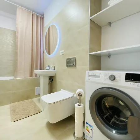 Charming Flat In With Balcony Panoramic View Апартаменти Брашов
